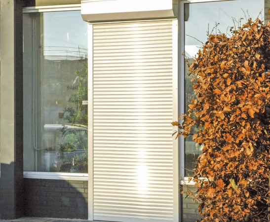 Рольставни на двери в Адлере