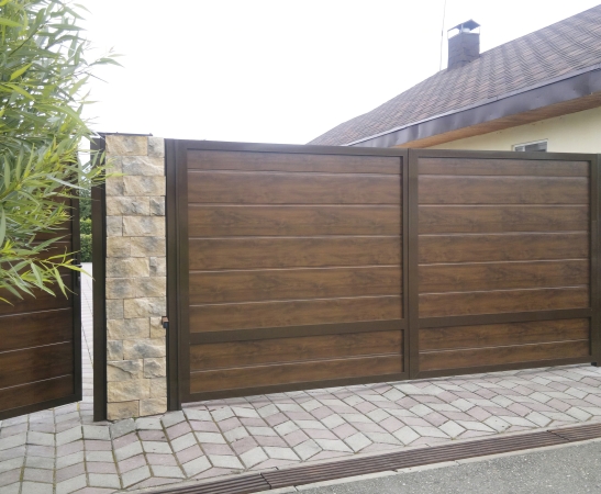 Распашные ворота в Адлере