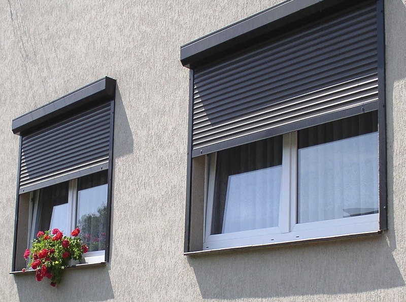 На окна в Адлере